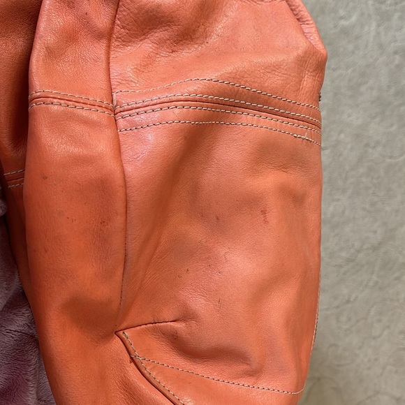 Custom made in Italy! Coral leather hobo Valentina bag - Picture 8 of 13